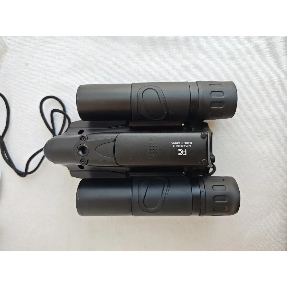 Vivitar DigiCam 8.0 Mega Pixel 2 in 1 Binocular‎ & Camera Black Open Box 12x25